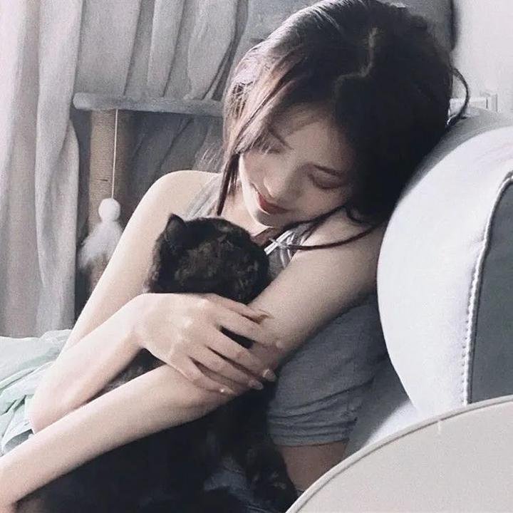 叔比狗：蓝猎鹰面具
